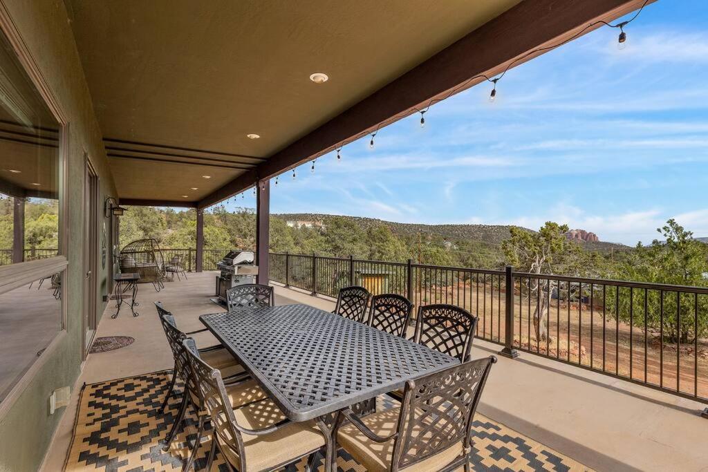 Close To Fresh Creek! Sleeps 12 ~ Amazing Views W/Serene Open Space ~ Hot Tub + Game Room ~ Trails Outside Sedona Esterno foto