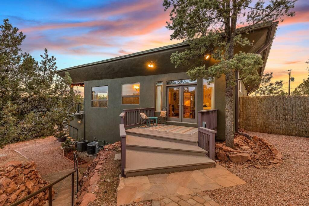 Close To Fresh Creek! Sleeps 12 ~ Amazing Views W/Serene Open Space ~ Hot Tub + Game Room ~ Trails Outside Sedona Esterno foto