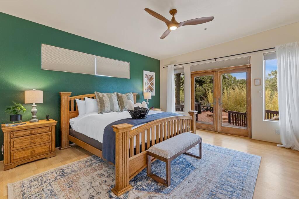Close To Fresh Creek! Sleeps 12 ~ Amazing Views W/Serene Open Space ~ Hot Tub + Game Room ~ Trails Outside Sedona Esterno foto