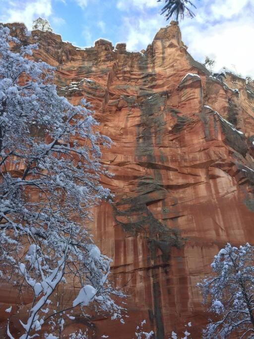 Close To Fresh Creek! Sleeps 12 ~ Amazing Views W/Serene Open Space ~ Hot Tub + Game Room ~ Trails Outside Sedona Esterno foto