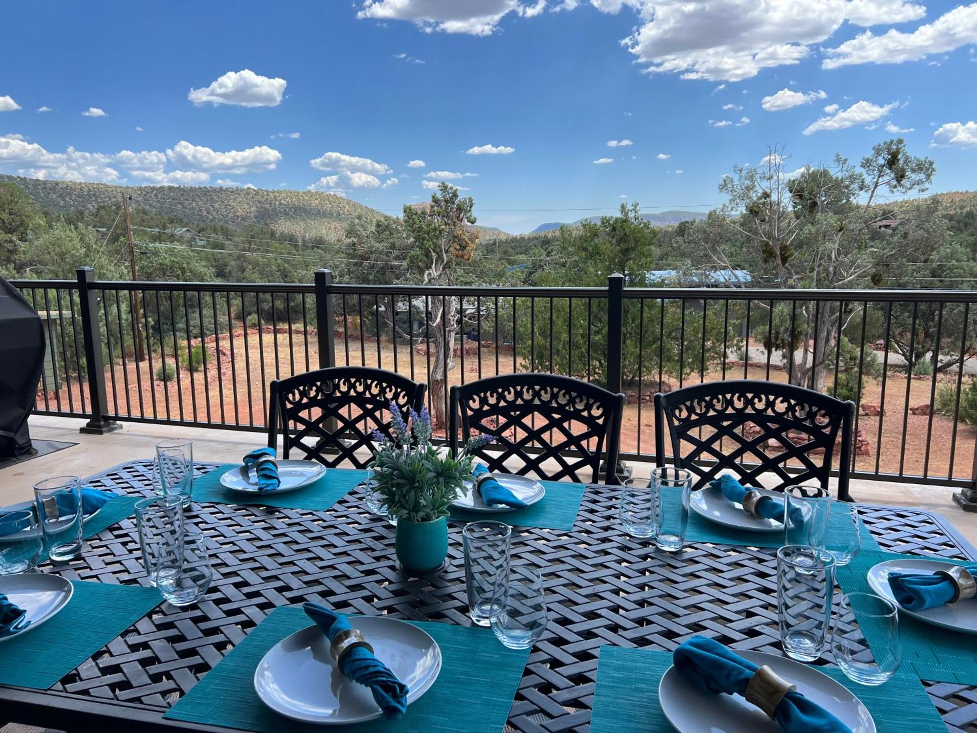 Close To Fresh Creek! Sleeps 12 ~ Amazing Views W/Serene Open Space ~ Hot Tub + Game Room ~ Trails Outside Sedona Esterno foto